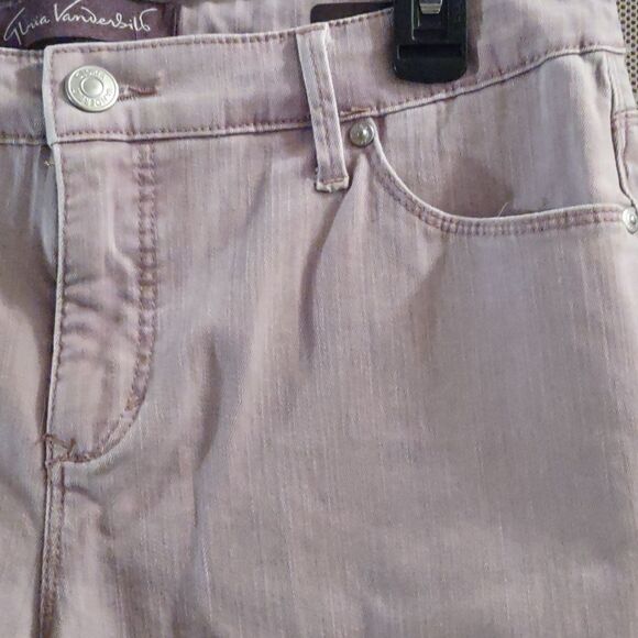 Gloria Vanderbilt Women's size 6 mauve pink denim Bermuda shorts 10 1/2 inseam - Picture 2 of 9
